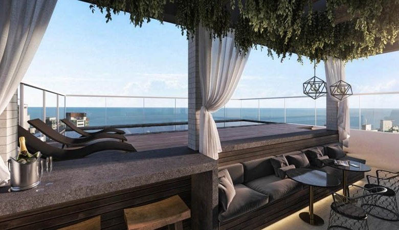 Hamptons Village Embraed
