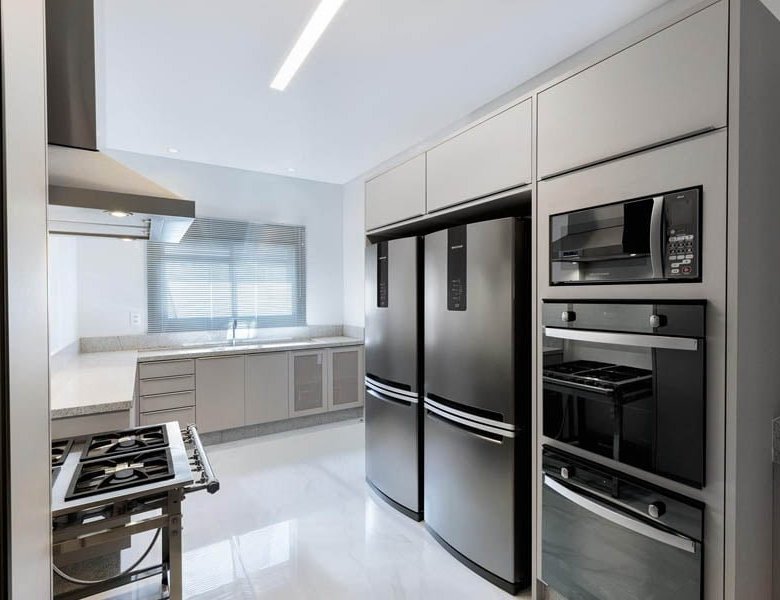 Hamptons Village Embraed