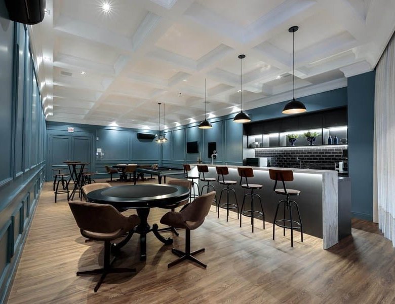 Hamptons Village Embraed