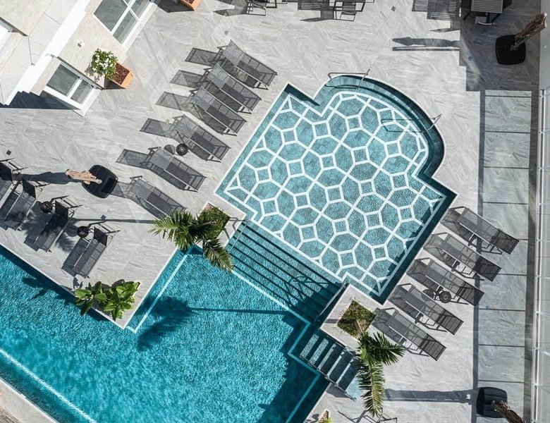 Hamptons Village Embraed