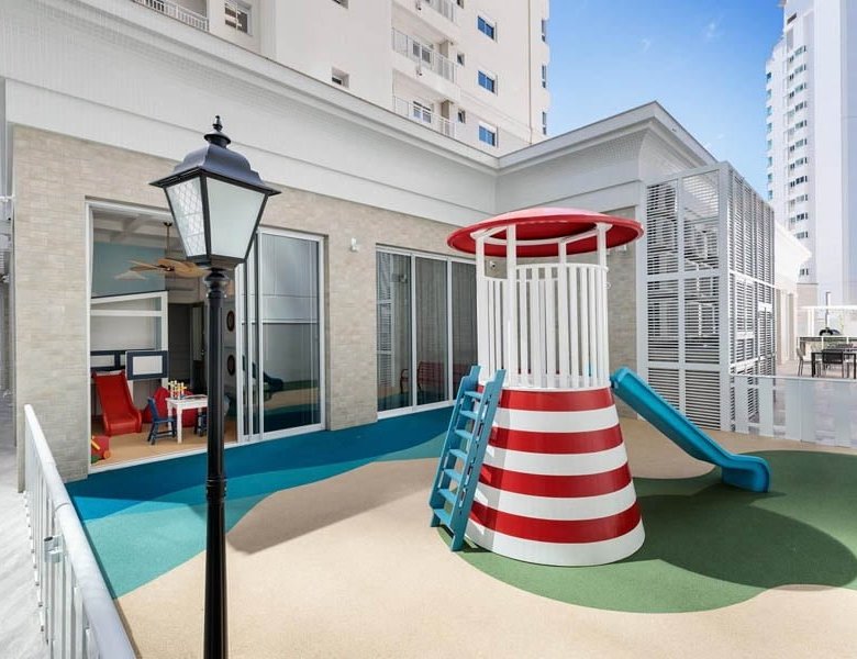 Hamptons Village Embraed