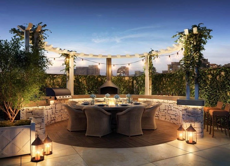 Hamptons Village Embraed