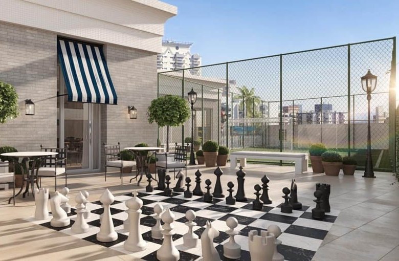 Hamptons Village Embraed