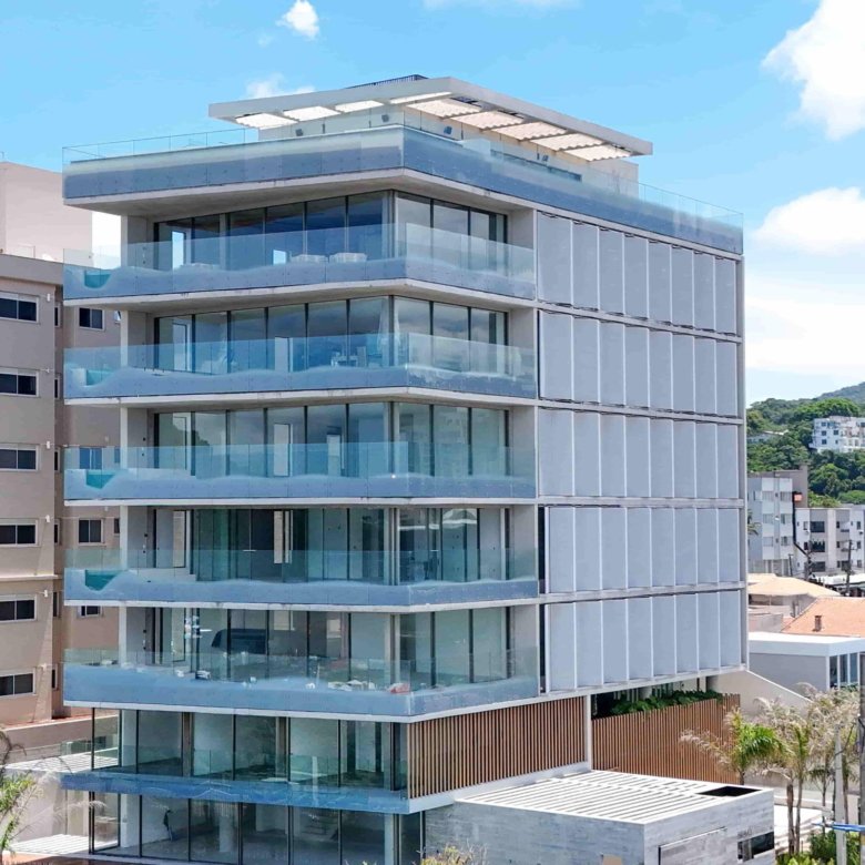 Bravo Residences by Arthur Casas