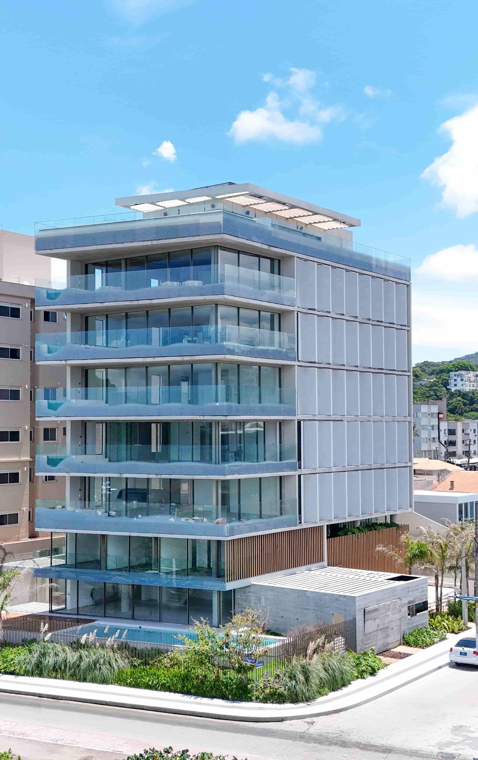 Bravo Residences by Arthur Casas