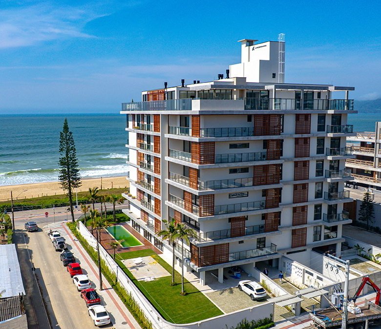 Tirreno Residenziale Praia Brava