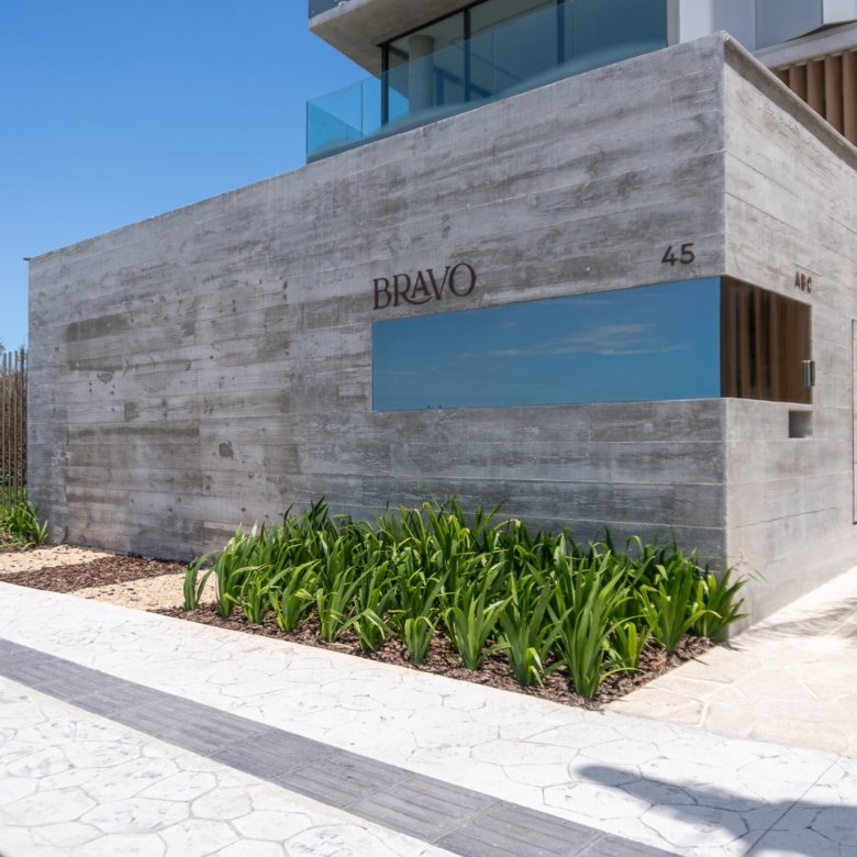 Bravo Residences by Arthur Casas