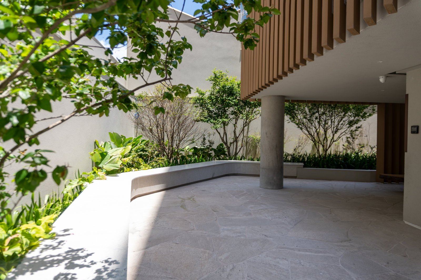 Bravo Residences by Arthur Casas