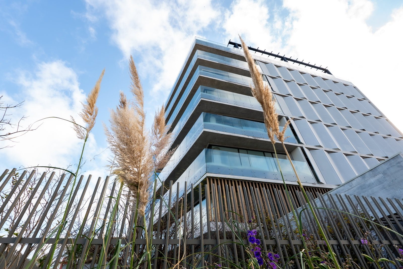 Bravo Residences by Arthur Casas