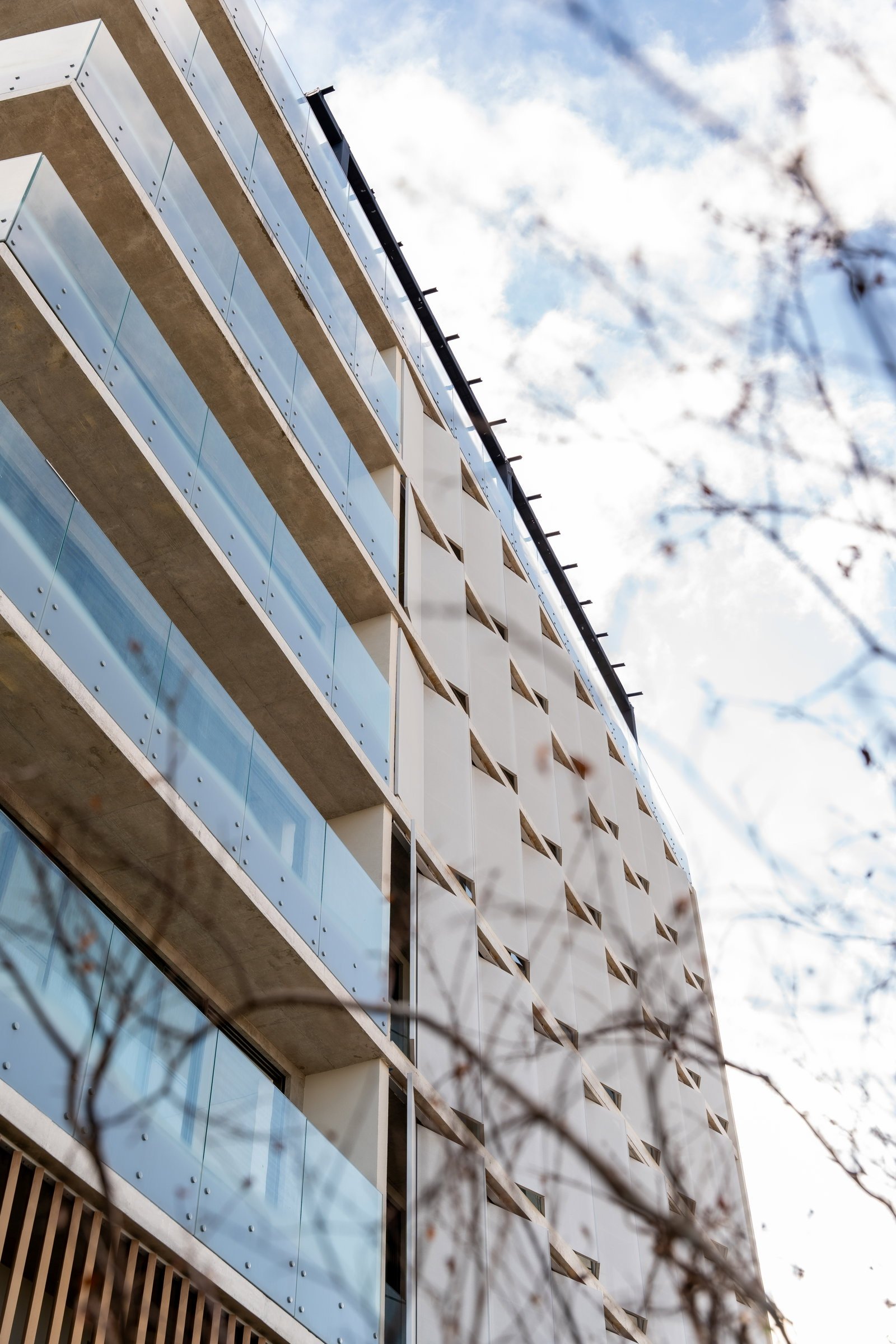 Bravo Residences by Arthur Casas
