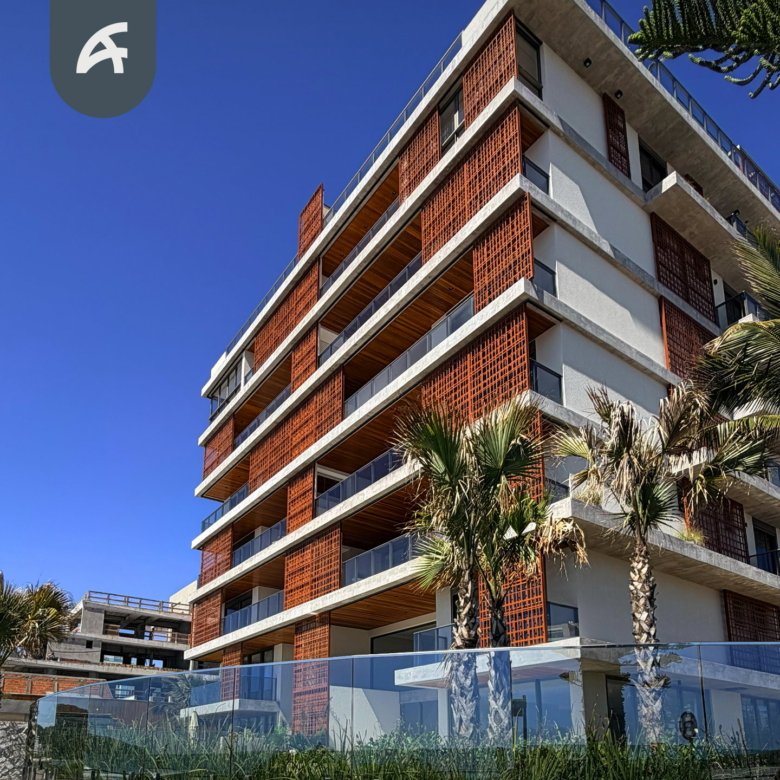 Tirreno Residenziale Praia Brava
